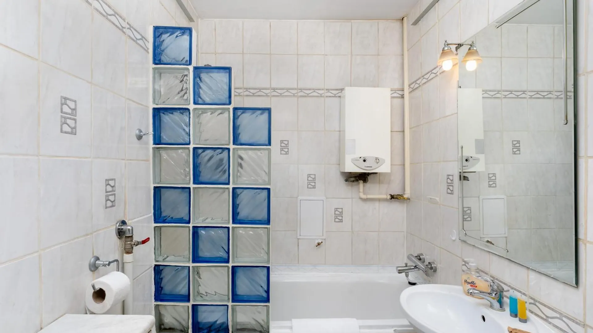 Nowa Huta Standard Apartment Krakau