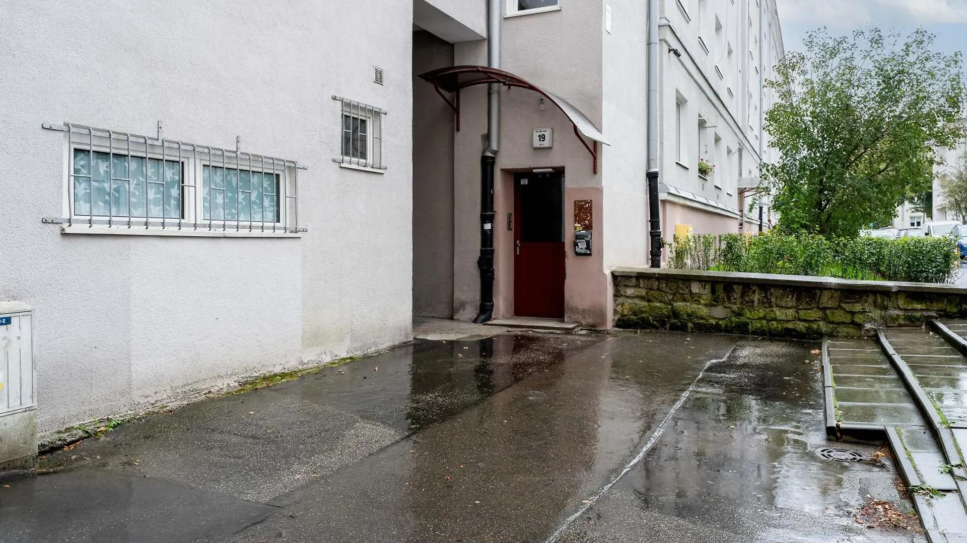 Nowa Huta Standard Apartment Krakau